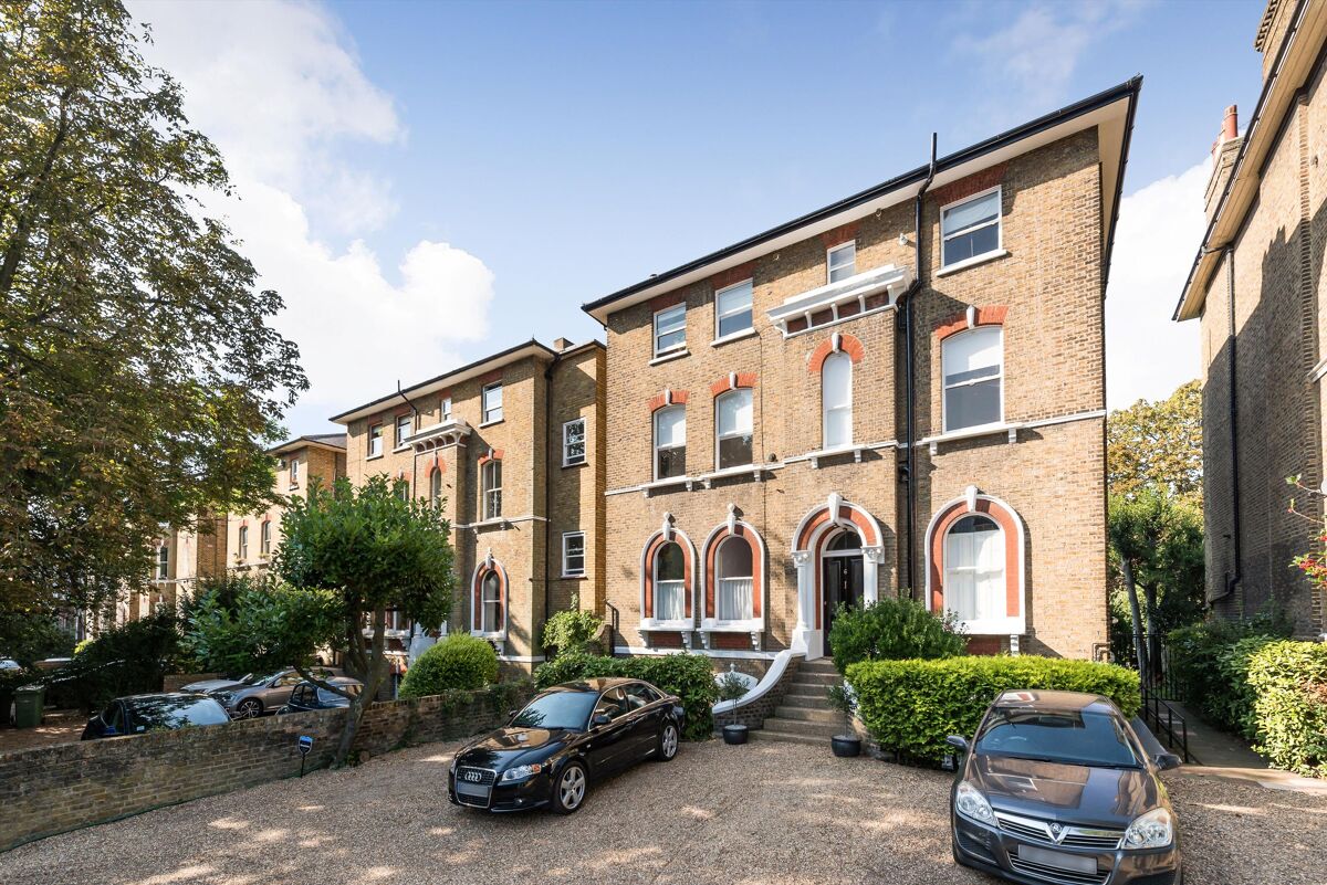 flat for sale in Kidbrooke Park Road, SE3 CNW012126986 Knight Frank
