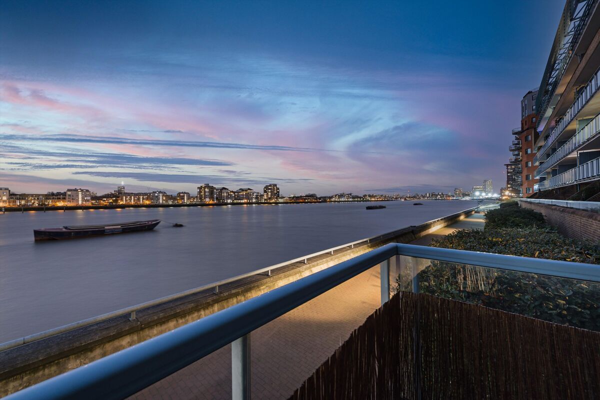 flat for sale in Arnhem Wharf, E14 CNW012142368 Knight Frank