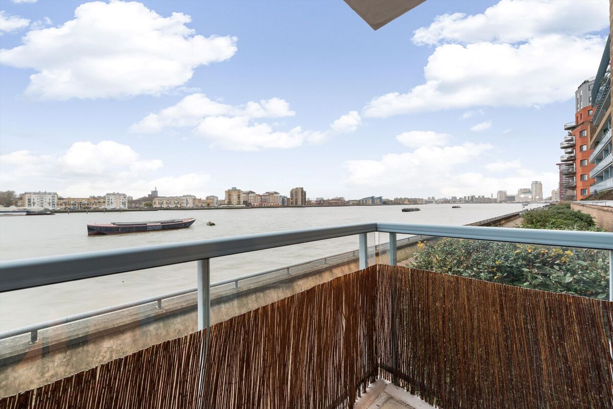 flat for sale in Arnhem Wharf, E14 CNW012142368 Knight Frank