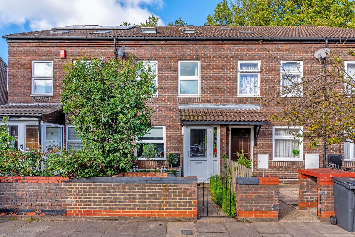 house for sale in Peartree Lane, London, E1W. CNW012145992 Knight Frank