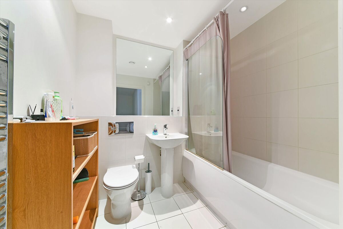 flat for sale in Wilson Tower, E1 - CNW012162299 | Knight Frank