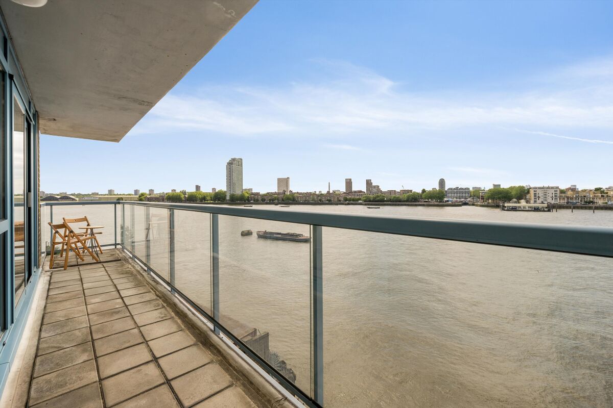 flat for sale in Arnhem Wharf, E14 CNW012165861 Knight Frank