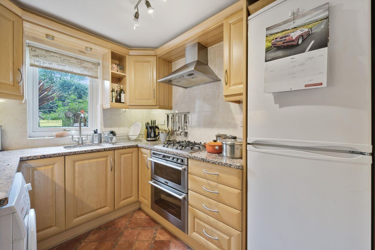 house for sale in Friars Mead, London, E14 CNW012165971 Knight Frank