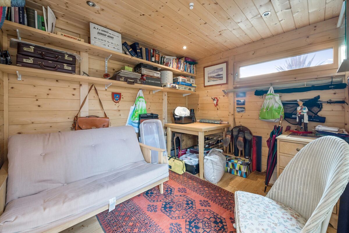 house for sale in Friars Mead, London, E14 CNW012165971 Knight Frank