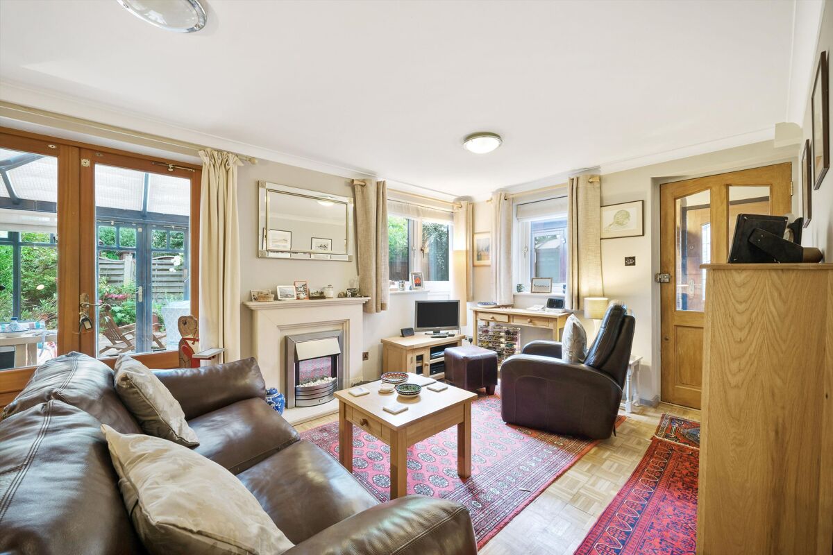 house for sale in Friars Mead, London, E14 CNW012165971 Knight Frank