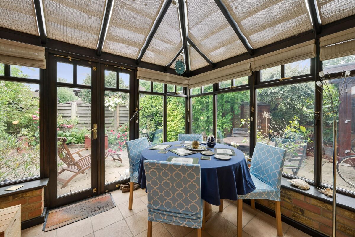 house for sale in Friars Mead, London, E14 CNW012165971 Knight Frank