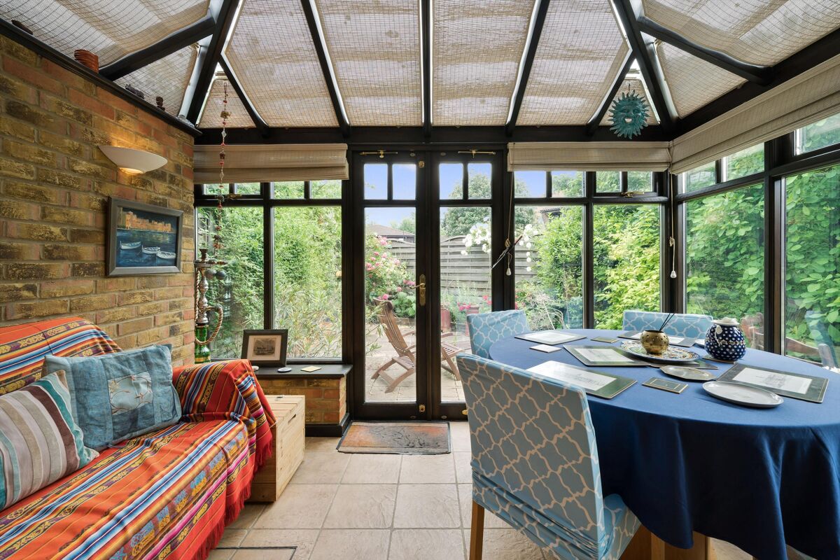 house for sale in Friars Mead, London, E14 CNW012165971 Knight Frank