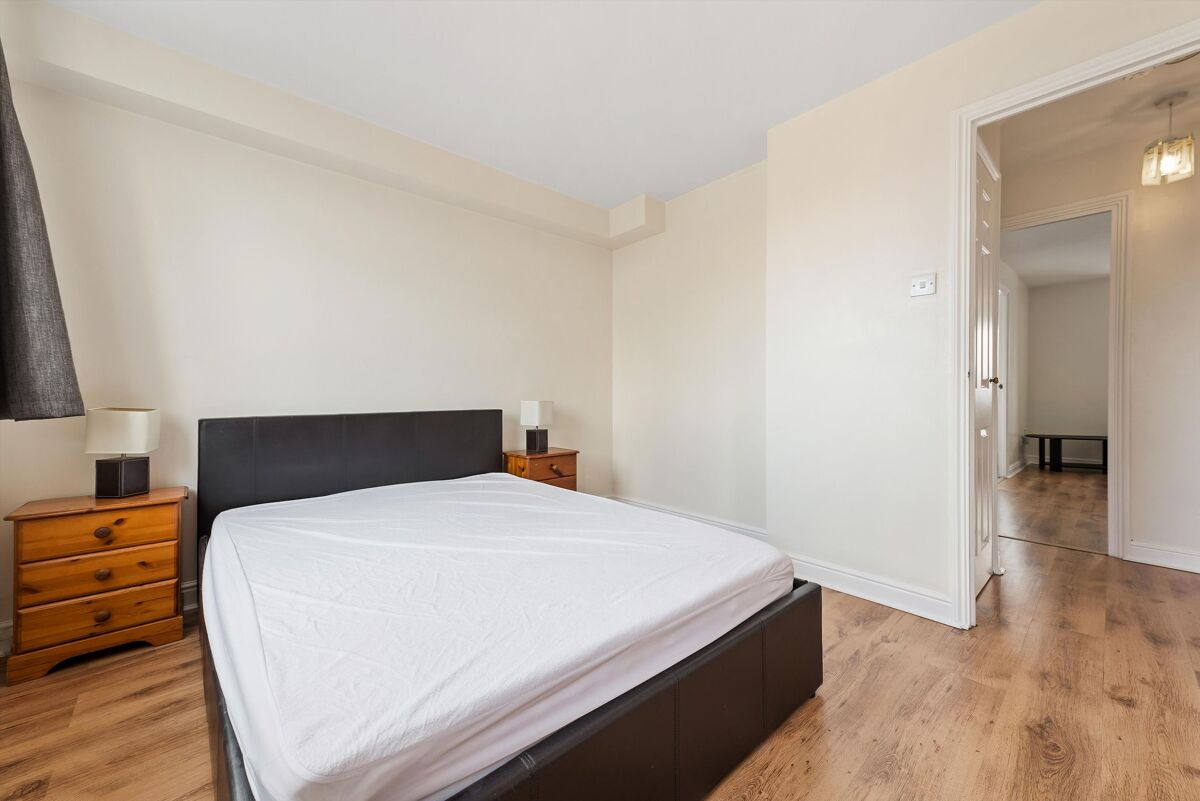 flat for sale in Ferguson Close, E14 CNW012189288 Knight Frank
