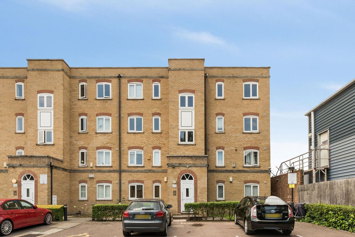 flat for sale in Ferguson Close, E14 CNW012189288 Knight Frank