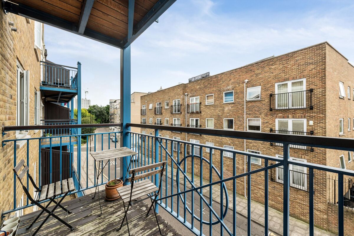 flat for sale in Victory Place, E14 CNW012196351 Knight Frank