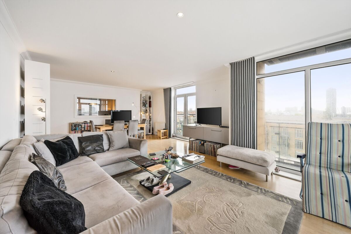 flat for sale in Dunbar Wharf, 108124 Narrow Street, London, E14