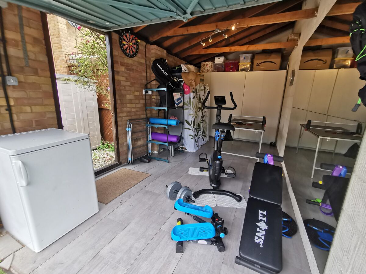 house for sale in Friars Mead, London, E14 CNW012199131 Knight Frank