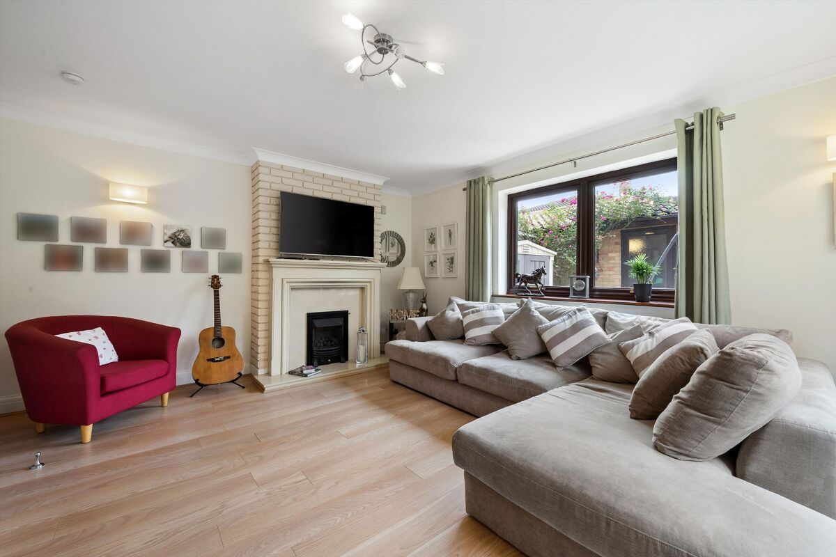 house for sale in Friars Mead, London, E14 CNW012199131 Knight Frank