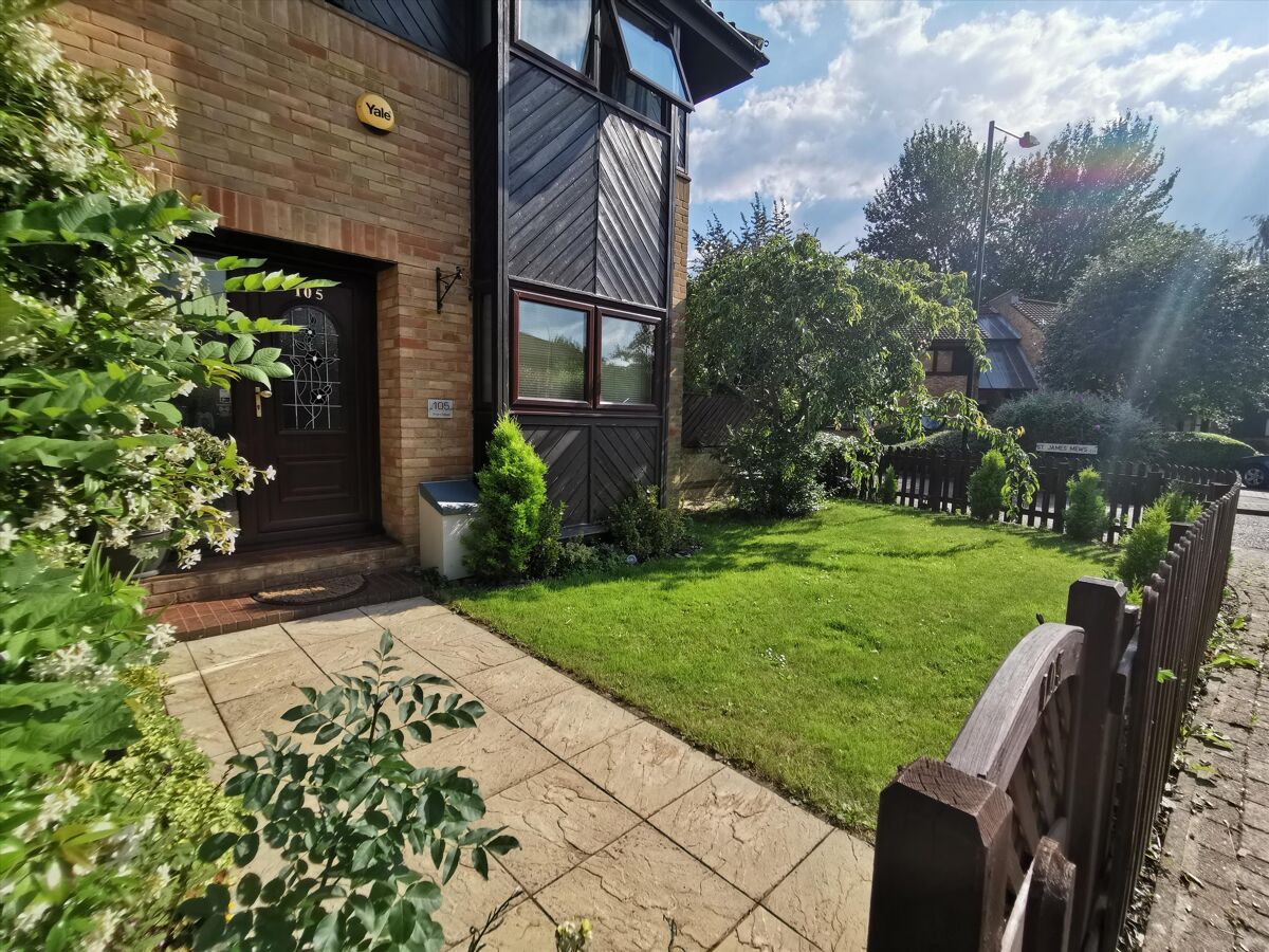 house for sale in Friars Mead, London, E14 CNW012199131 Knight Frank