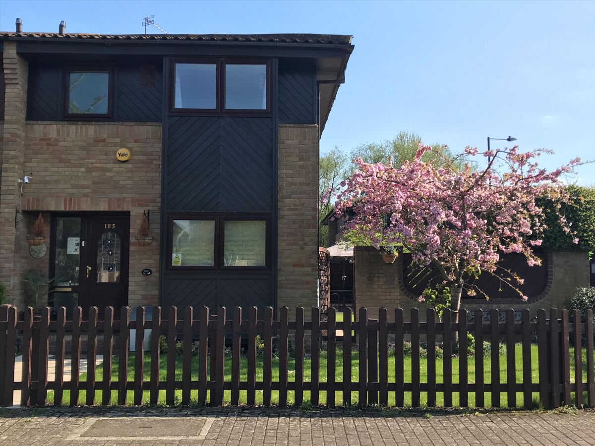 house for sale in Friars Mead, London, E14 CNW012199131 Knight Frank