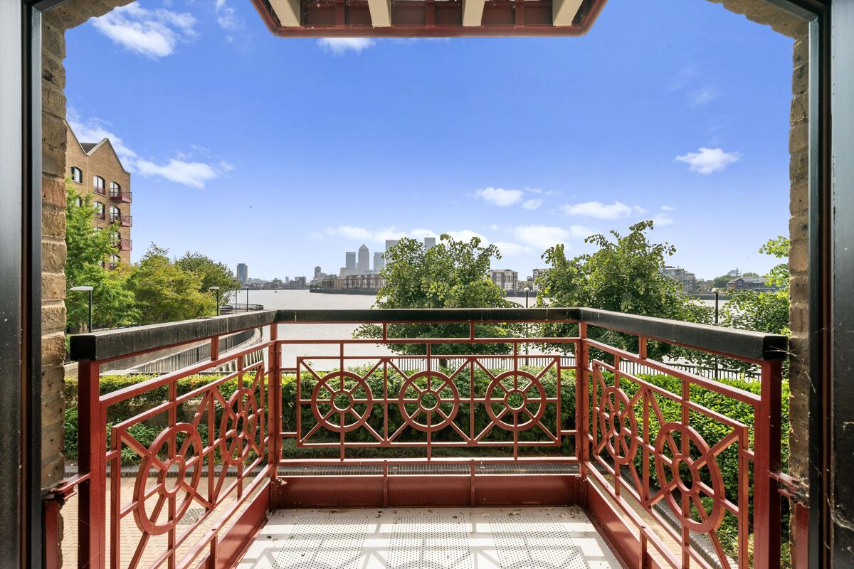 flat for sale in Trafalgar Court, Wapping, E1W CNW012201275 Knight Frank