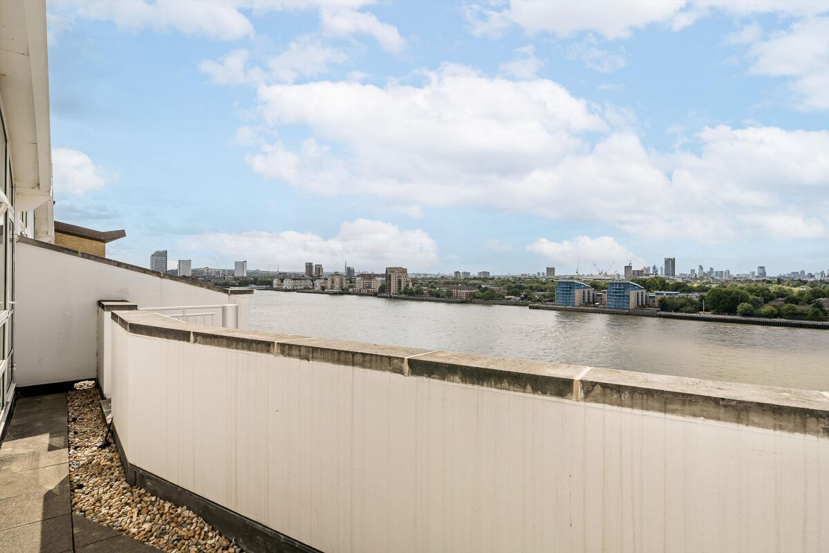 penthouse for sale in Anchorage Point, Canary Wharf, E14 CNW012216808