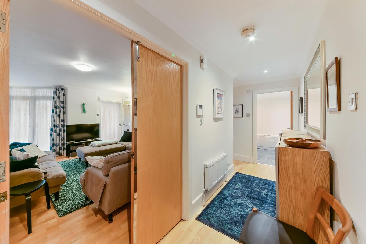 flat for sale in Narrow Street, London, E14 CNW012280593 Knight Frank