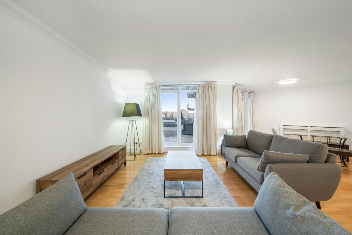 flat for sale in Dunbar Wharf, 108124 Narrow Street, London, E14