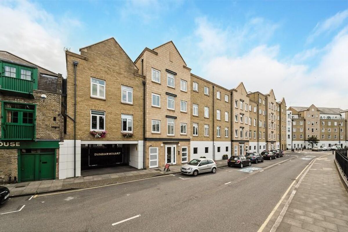 flat for sale in Dunbar Wharf, 108124 Narrow Street, London, E14