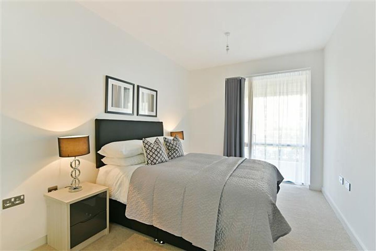 flat for sale in Eddington Court, 1 Silvertown Square, E16