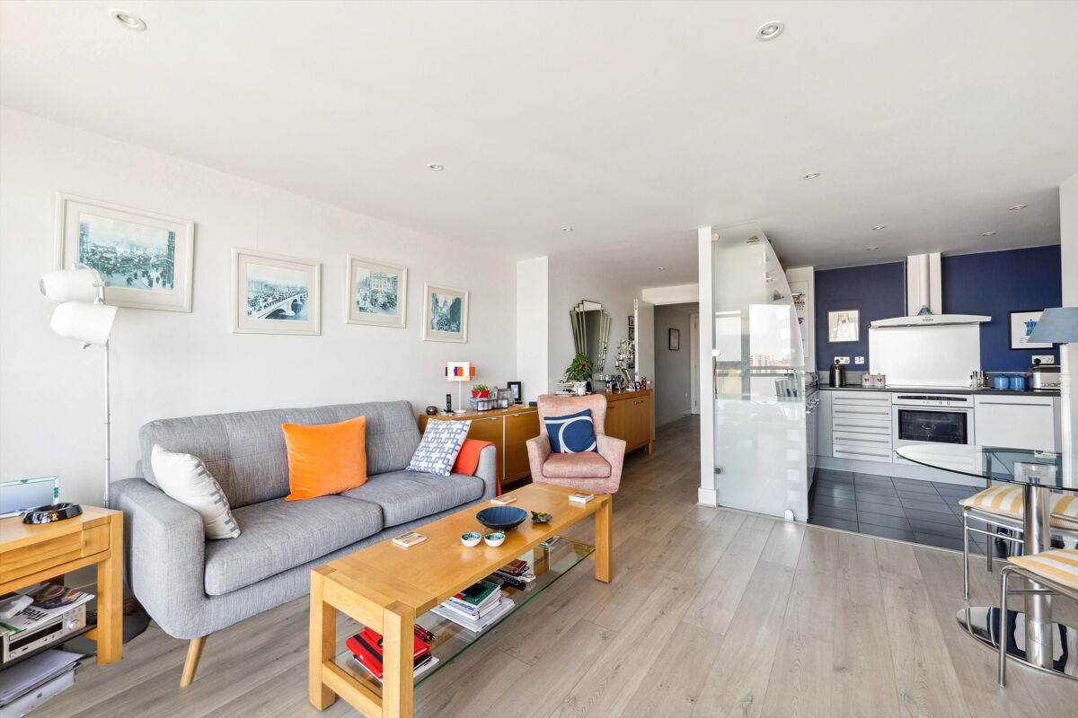 flat for sale in Orion Point, Crews Street, Isle of Dogs, London, E14