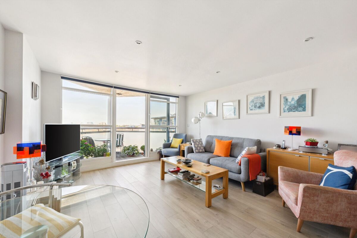 flat for sale in Orion Point, Crews Street, Isle of Dogs, London, E14