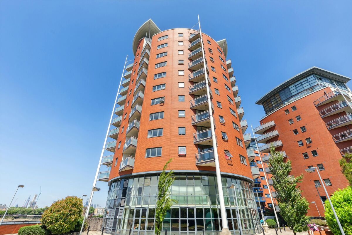 flat for sale in Orion Point, Crews Street, Isle of Dogs, London, E14