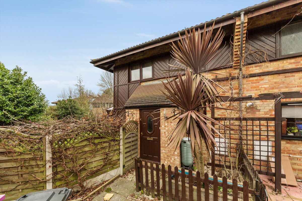 house for sale in Friars Mead, London, E14 CNW012328362 Knight Frank