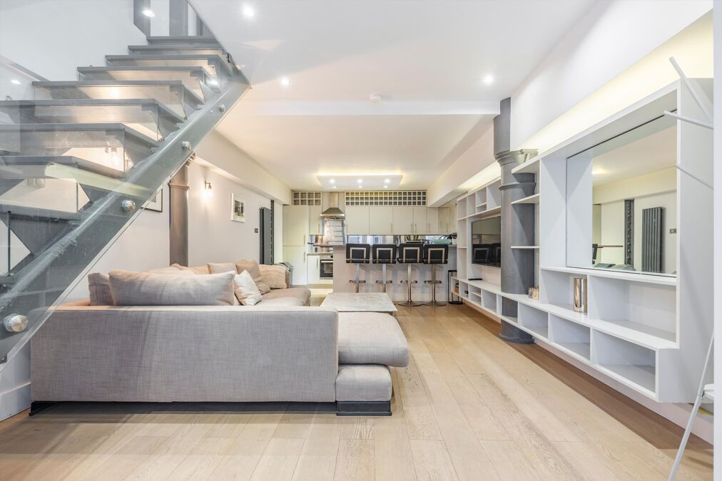 Image of Green Walk, London Bridge, London, SE1