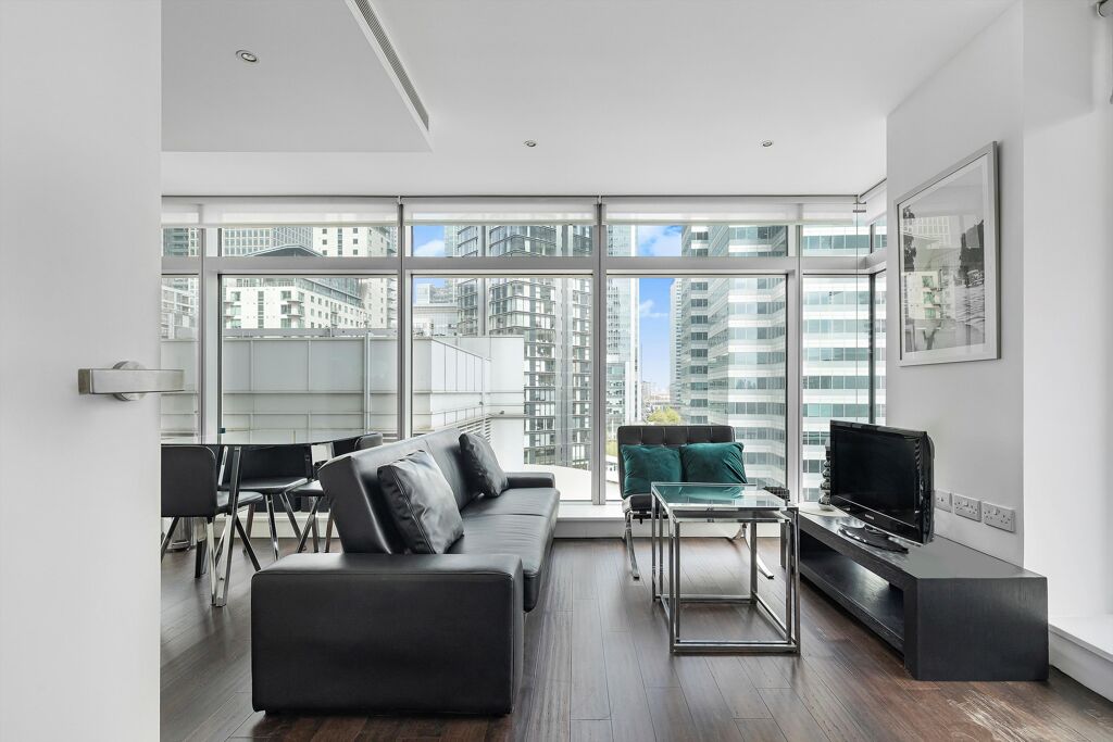 Image of Pan Peninsula Square, London, E14