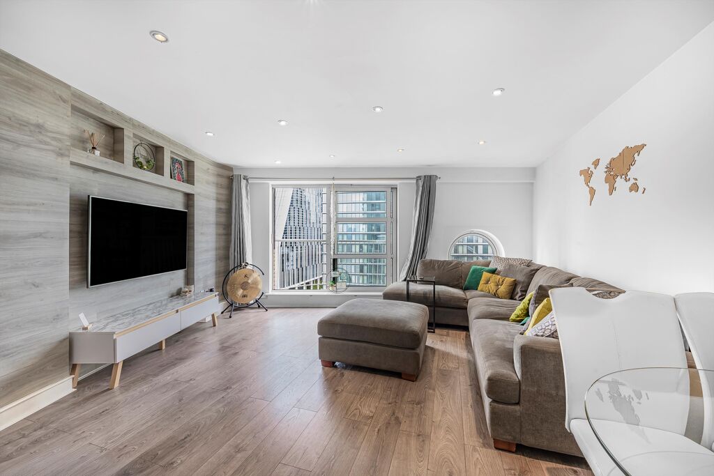 Image of Cascades Tower, Westferry Road, London, E14