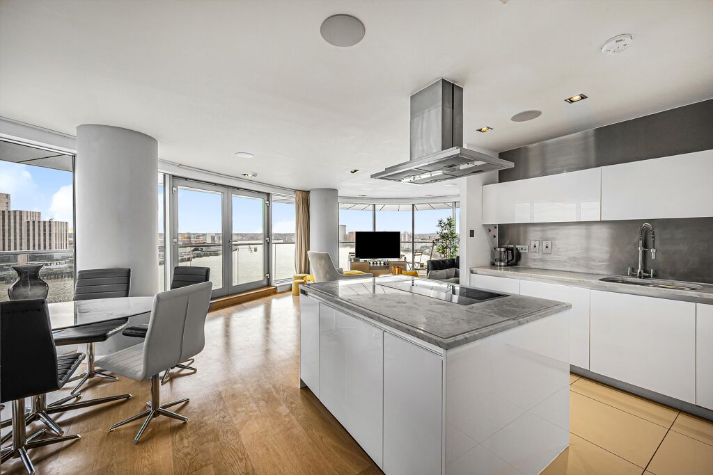 Image of New Providence Wharf, 1 Fairmont Avenue, Isle Of Dogs, London, E14.