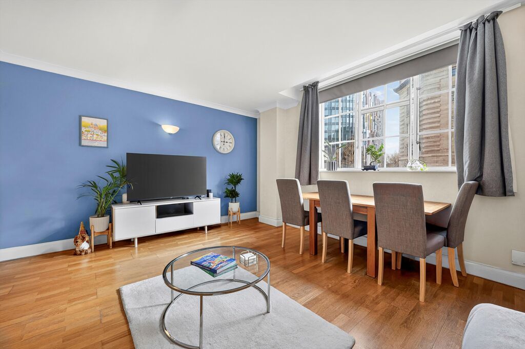 Image of North Block, County Hall Aprtments, London SE1