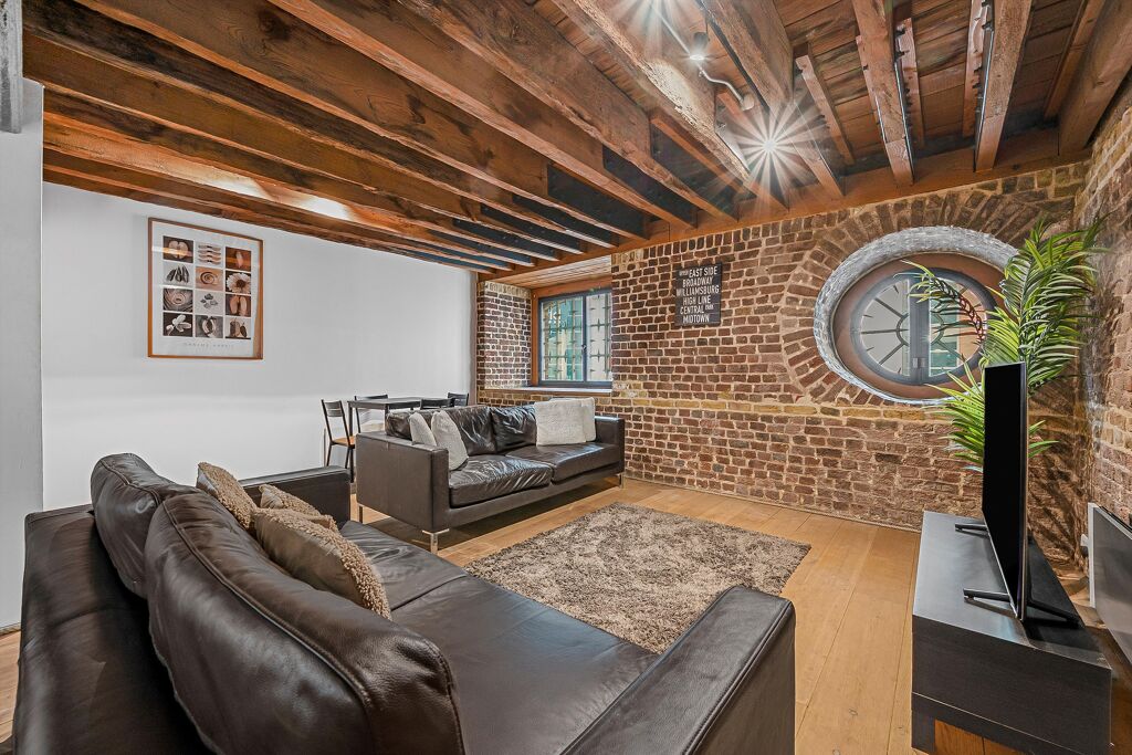 Image of Port East Apartments, 18 Hertsmere Road, Nr Canary Wharf, London E14
