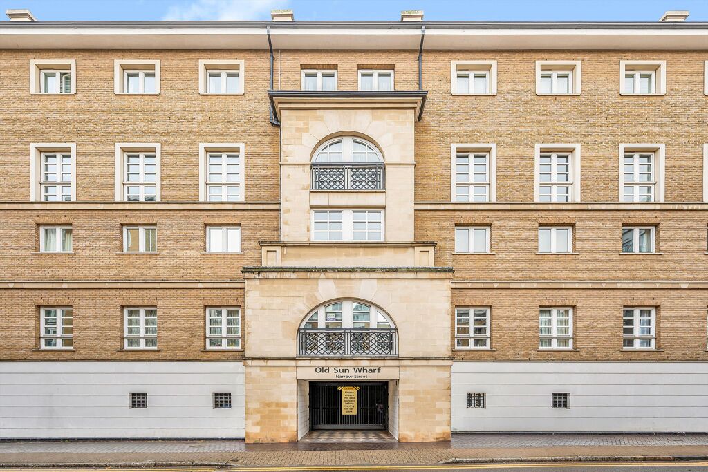 Image of Narrow Street, London, E14