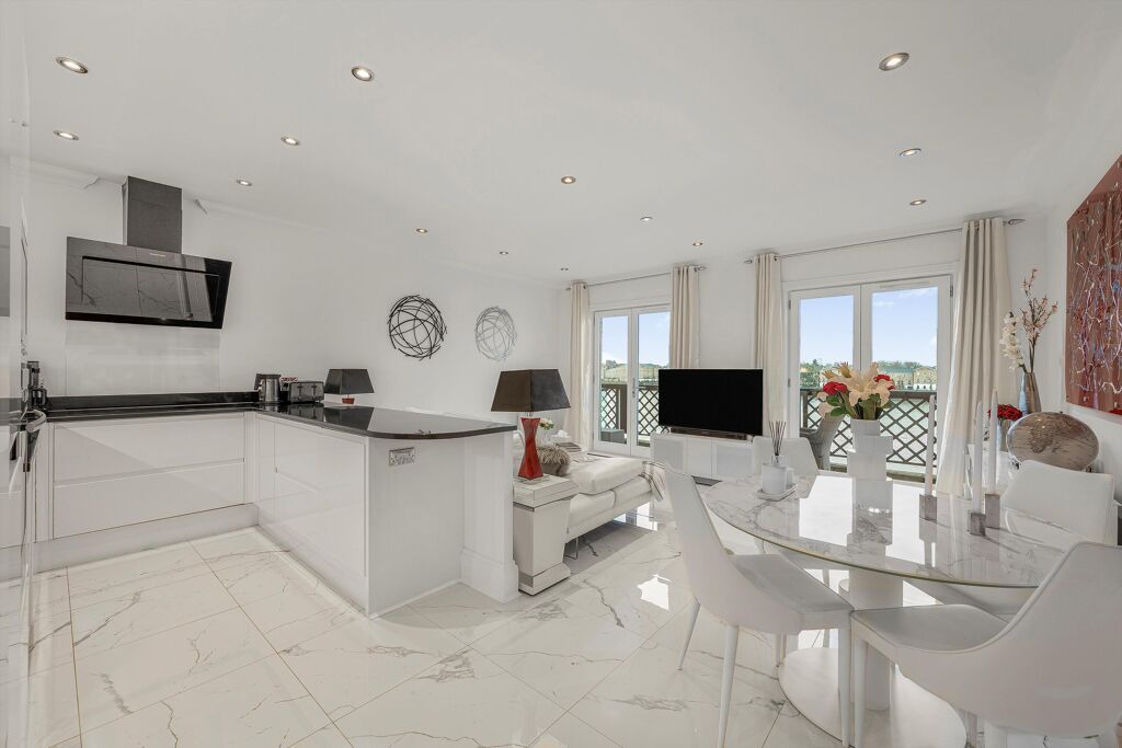 Image of Narrow Street, London, E14