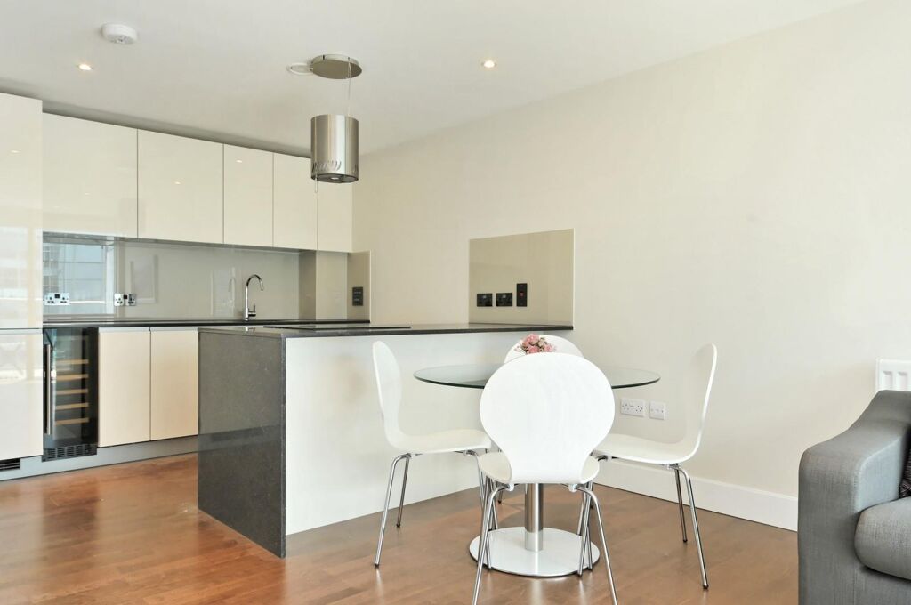 Image of 112 Whitechapel High Street, London E1