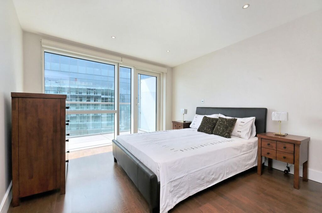 Image of 112 Whitechapel High Street, London E1