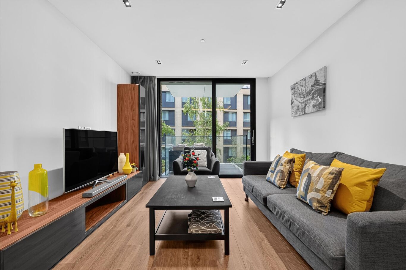 Image of Satin House, Aldgate, 15 Piazza Walk, London E1