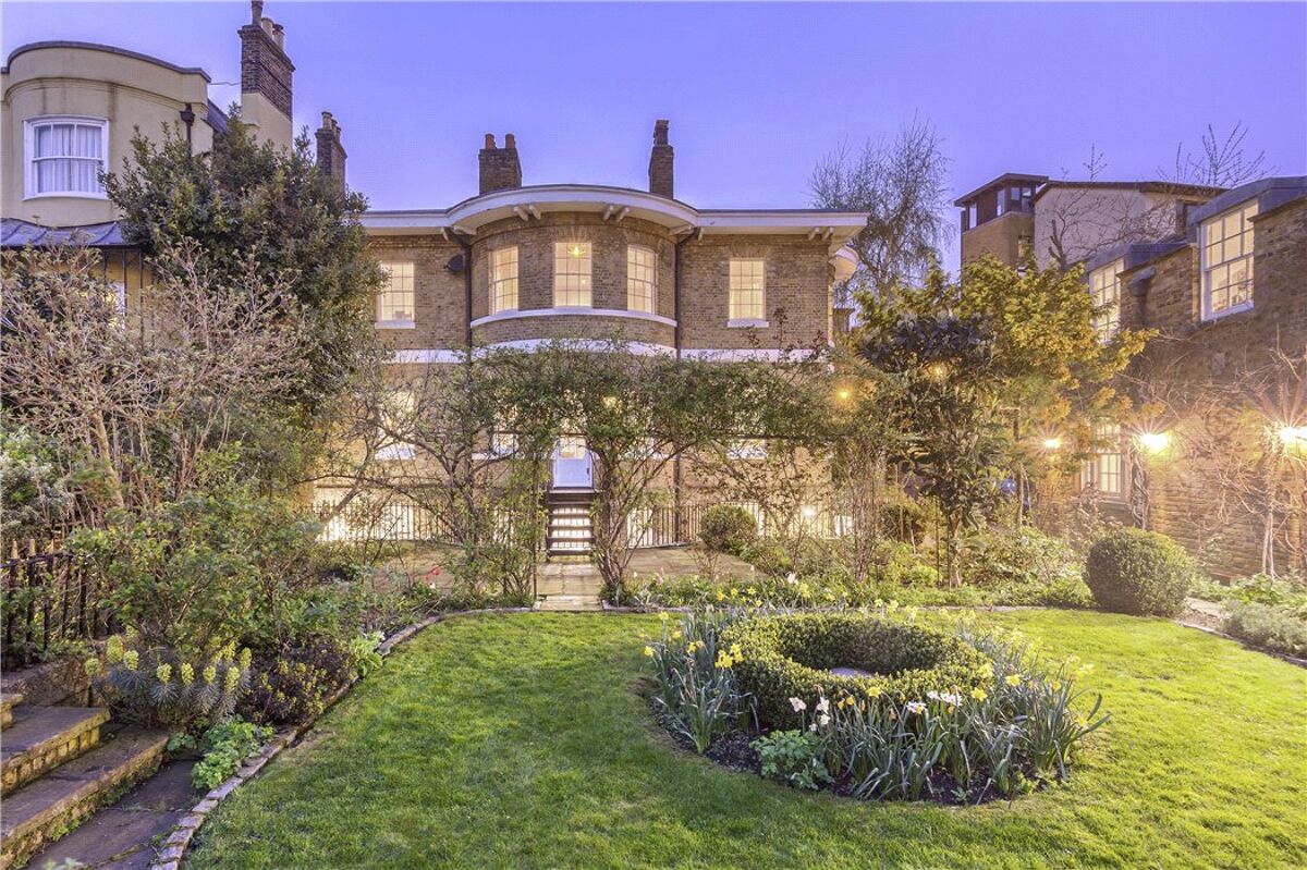 house for sale in Cold Harbour, Isle Of Dogs, London, E14 cnw080110 Knight Frank
