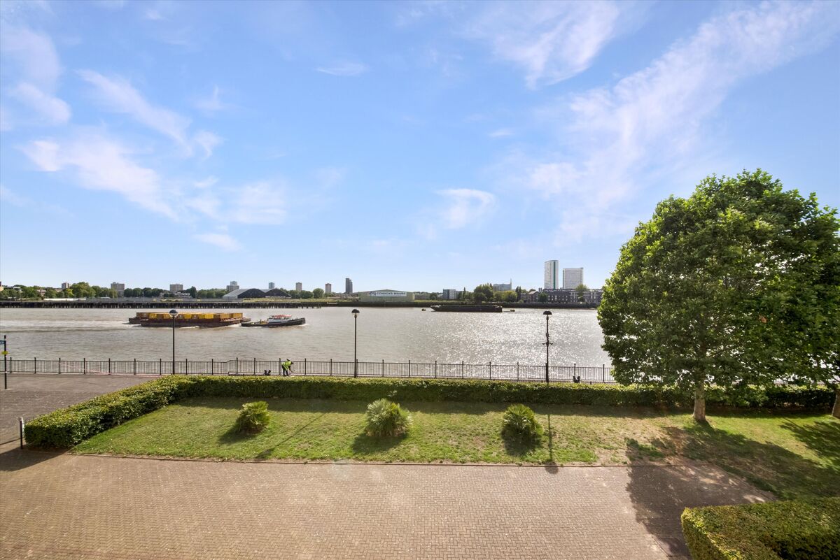 apartment for sale in Ferguson Close, E14 CNW120013 Knight Frank