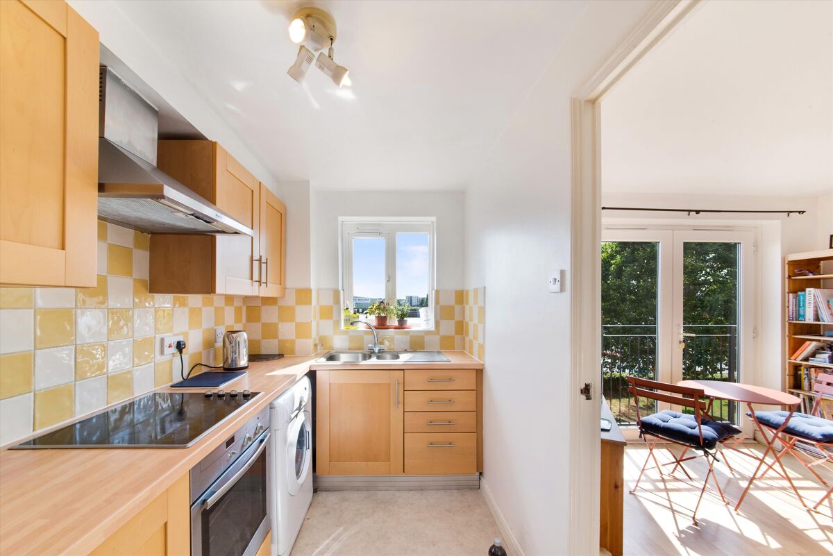 apartment for sale in Ferguson Close, E14 CNW120013 Knight Frank