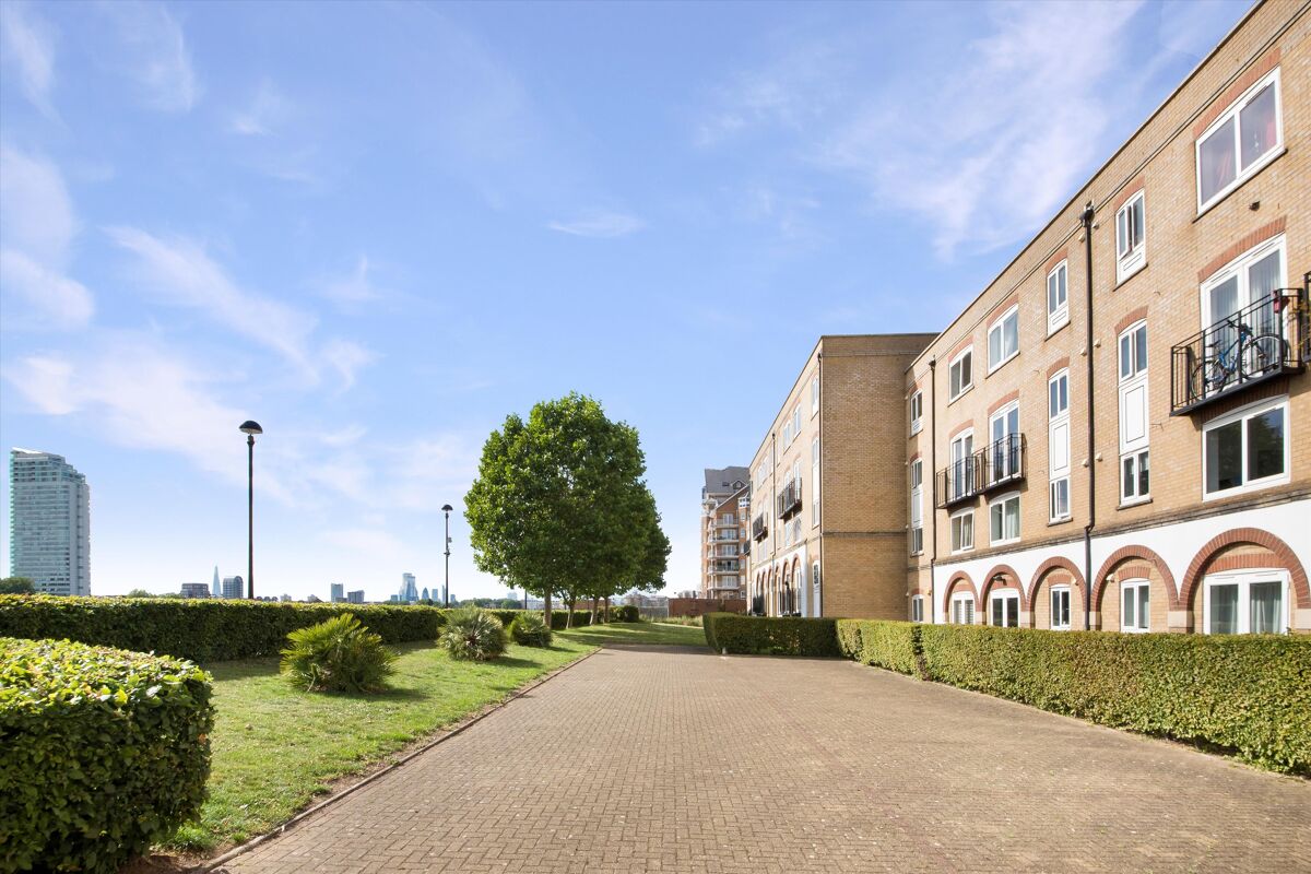 apartment for sale in Ferguson Close, E14 CNW120013 Knight Frank