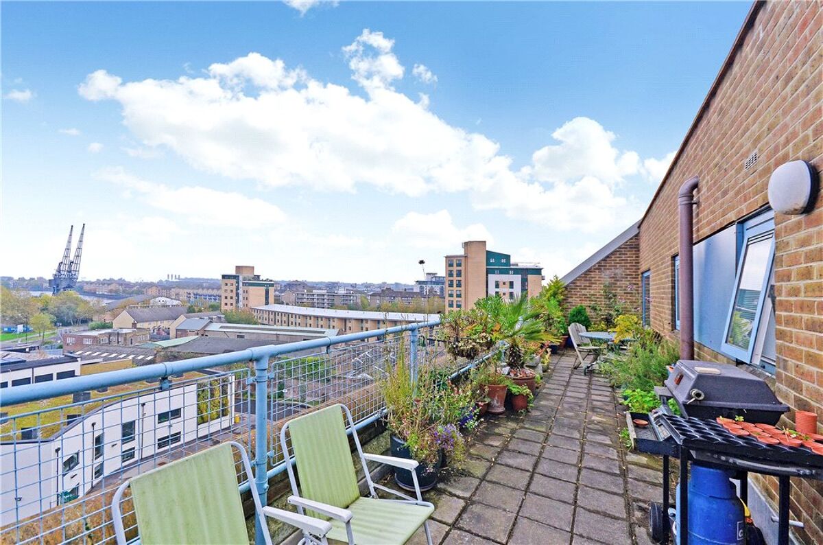 flat for sale in Arnhem Wharf, 2 Arnhem Place, Westferry Road, London ...