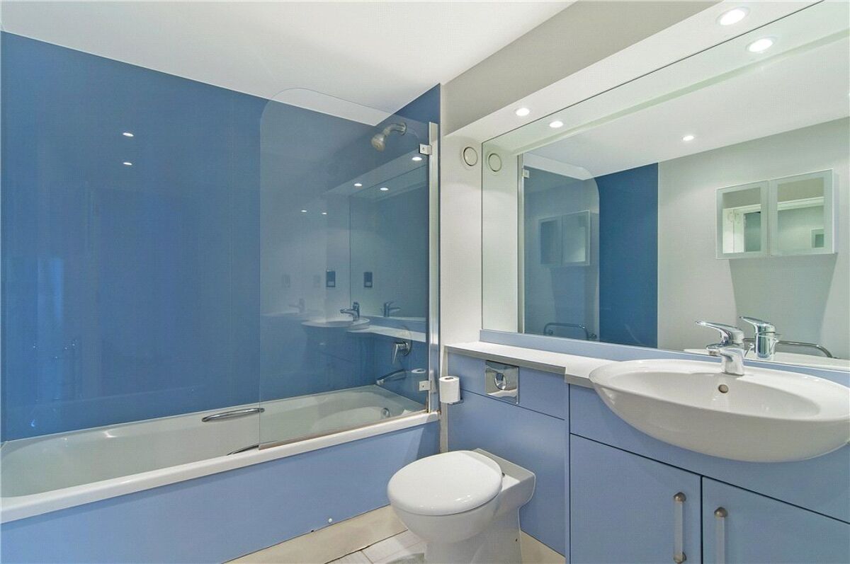 flat for sale in Orion Point, 7 Crews Street, Isle Of Dogs, London, E14