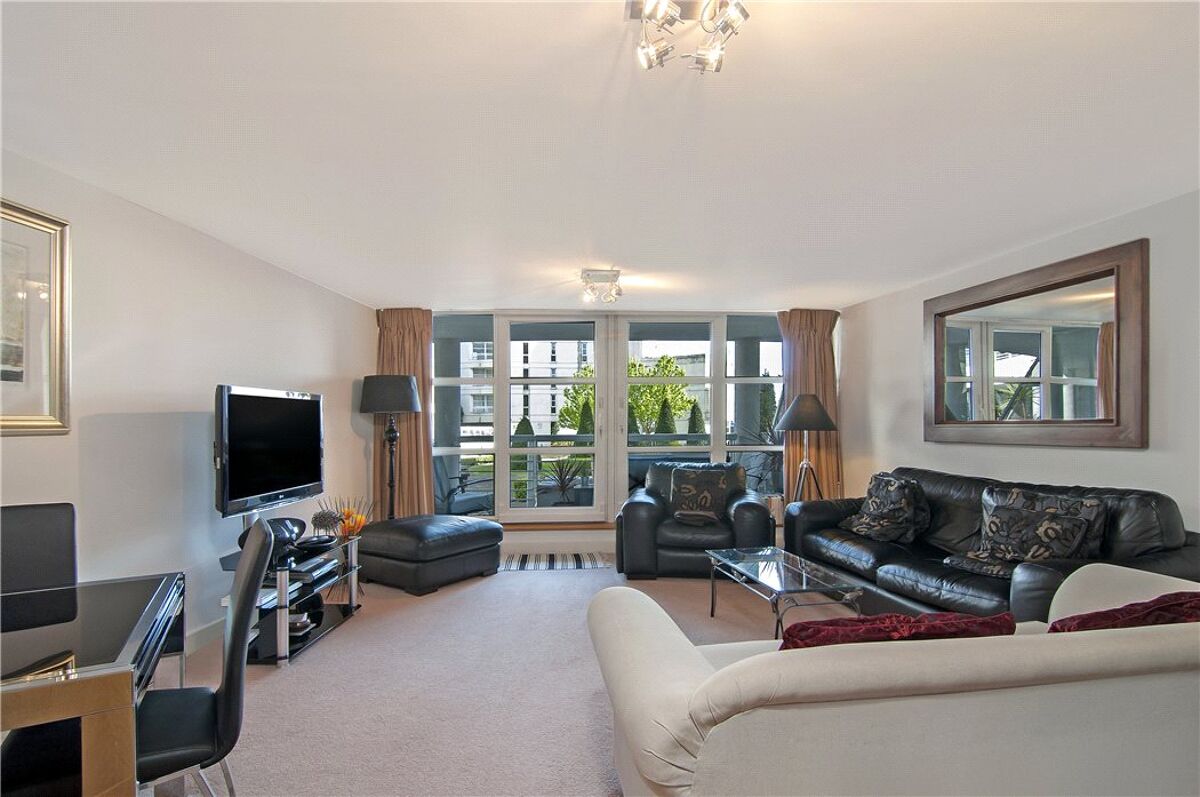 Flat For Sale In Pierhead Lock 416 Manchester Road Isle Of Dogs London E14 Cnw Knight Frank