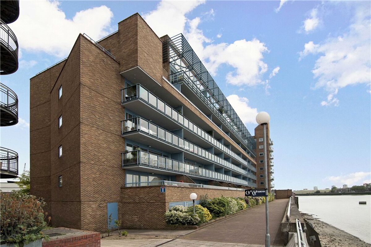 flat for sale in Arnhem Wharf, 2 Arnhem Place, Isle Of Dogs, London, E14 CNW140119 Knight Frank