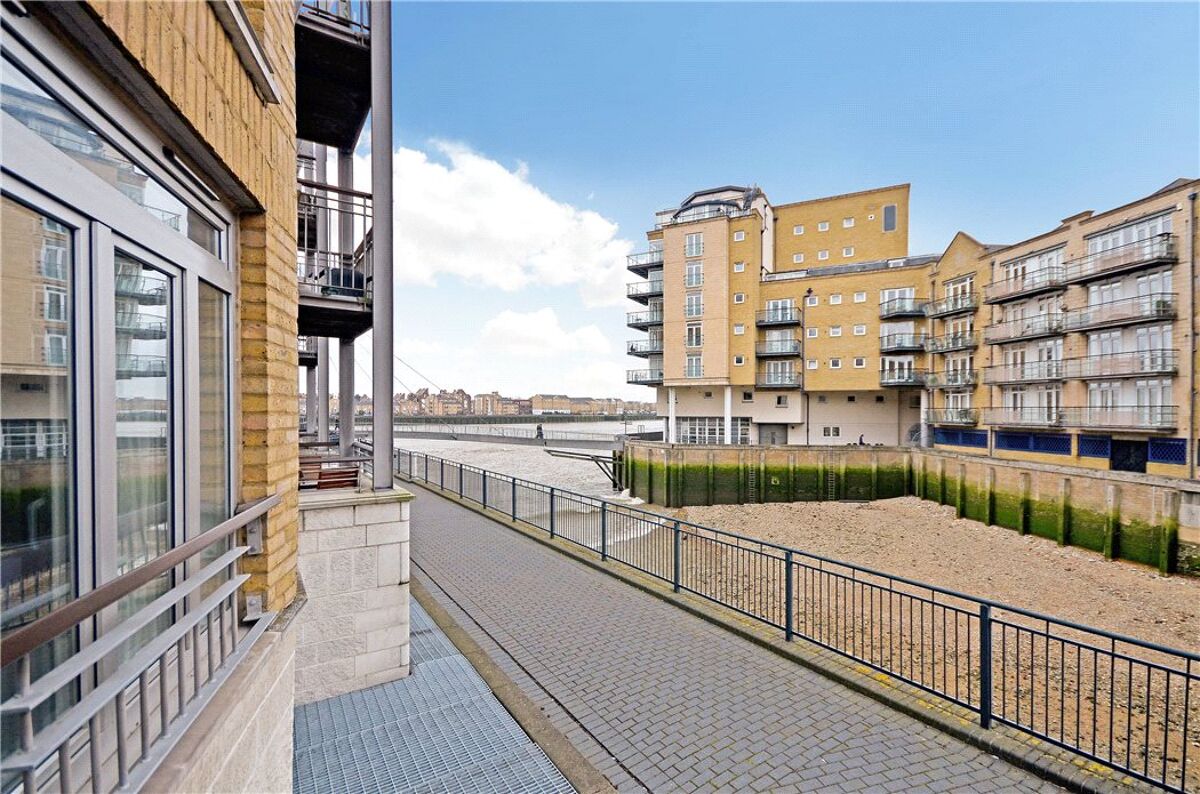 flat for sale in Dundee Wharf, 100 Three Colt Street, Limehouse, London