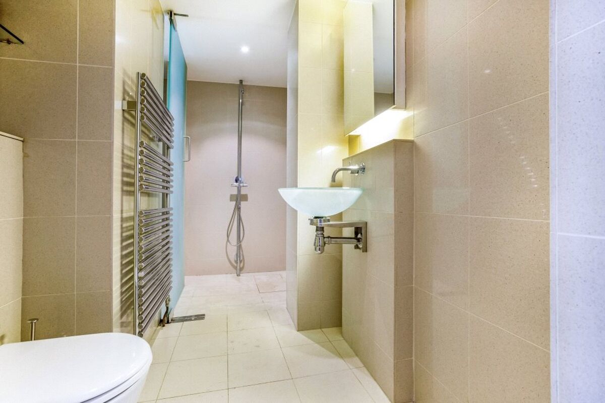 flat for sale in Limehouse Wharf, 148 Narrow Street, Limehouse, London